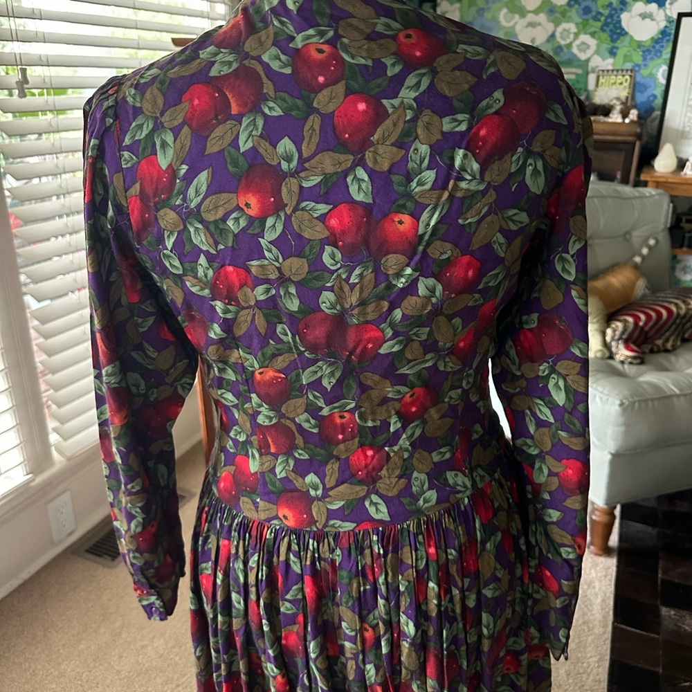 Eileen West Vintage Apple Long Sleeve Dress